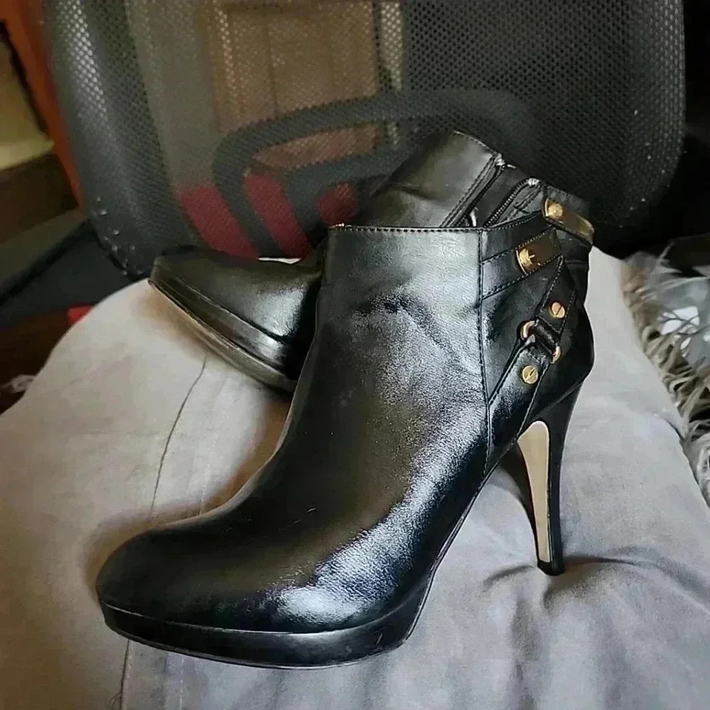 Marc Fisher Booties. Size 6 - image 4
